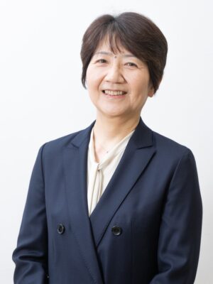 平井 真以子